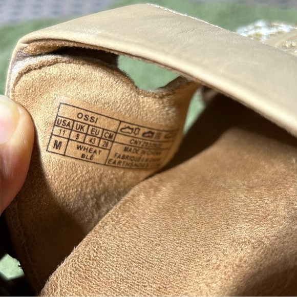 Earth Origins women’s Ossi slide-on sandals. In great condition, good as new - Picture 3 of 3